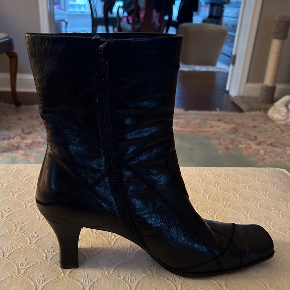 Liz Claiborne Black Leather Kelso Heeled Ankle Boots - Picture 13 of 14